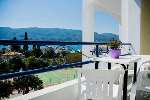 A szálláshely kívülről, Christina Perlia Studios in Poros