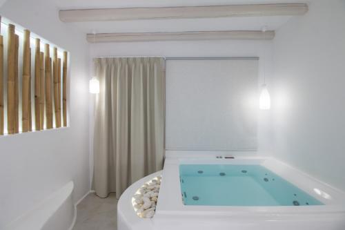 Iphimedeia Luxury Hotel & Suites - image 3