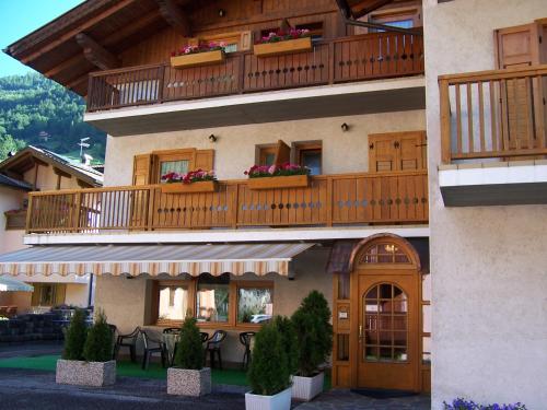 Alpen Hotel Rabbi