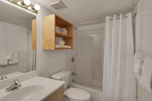 Ramada by Wyndham Panama City Beach / Beachfront - main image
