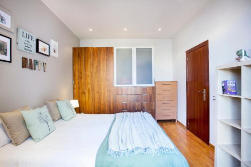 Apartments Barcelona & Home Deco Viladomat - image 9