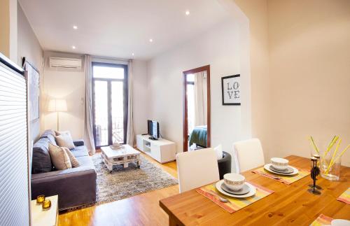 Apartments Barcelona & Home Deco Viladomat - image 8