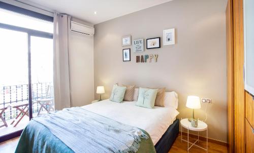 Apartments Barcelona & Home Deco Viladomat - image 5