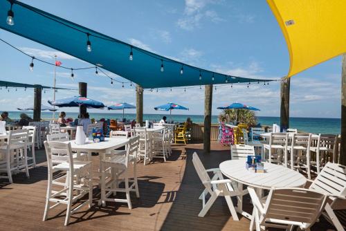 Restoran, Ramada by Wyndham Panama City Beach / Beachfront in Panama City (FL)