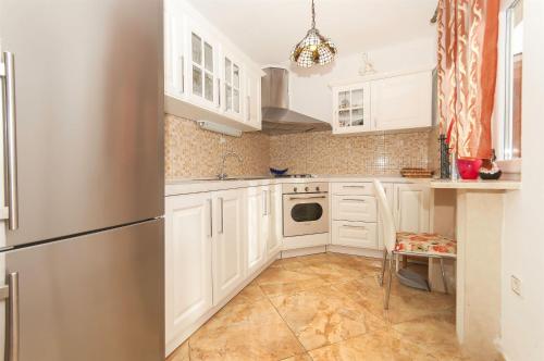 Apartments Ljiljana - image 7
