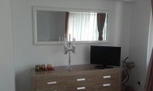 Apartment River - image 10