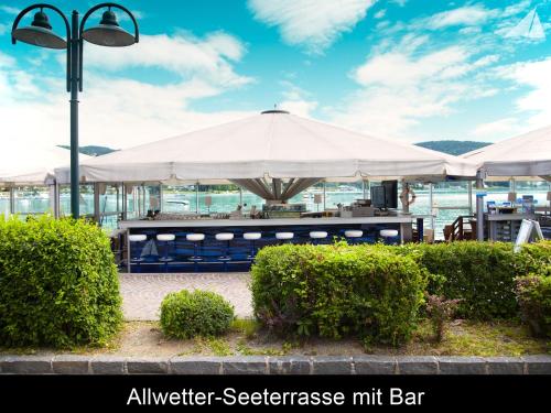 Hotel-Restaurant "Veldener Traumschiff" direkt am See in 2min im Zentrum – Velden, CA