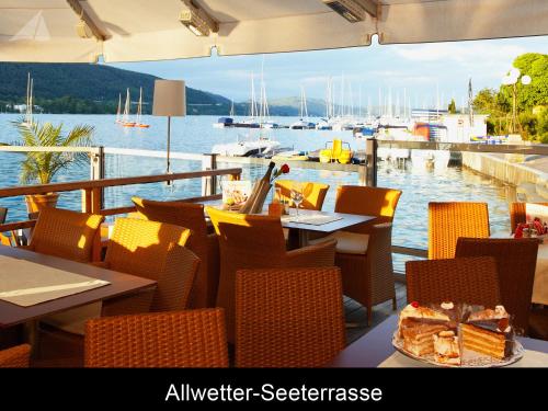 Hotel-Restaurant "Veldener Traumschiff" direkt am See in 2min im Zentrum – Velden, CA