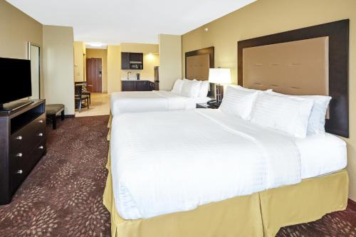 Photo - Holiday Inn Express & Suites Sandusky, an IHG Hotel