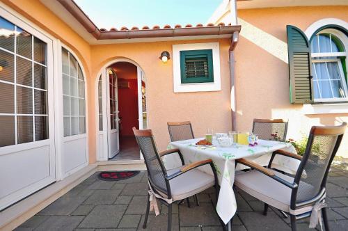Apartments Gorana - image 5