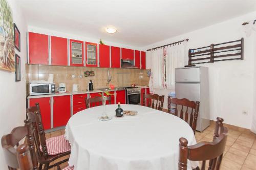 Apartment Maksim - image 14