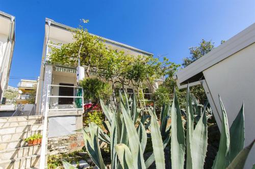 Apartment Tina - Location saisonnière - Starigrad-Paklenica