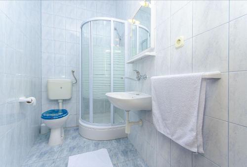 One-Bedroom Apartment with Balcony image 7