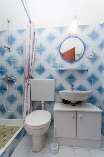 Apartments Roza - image 8