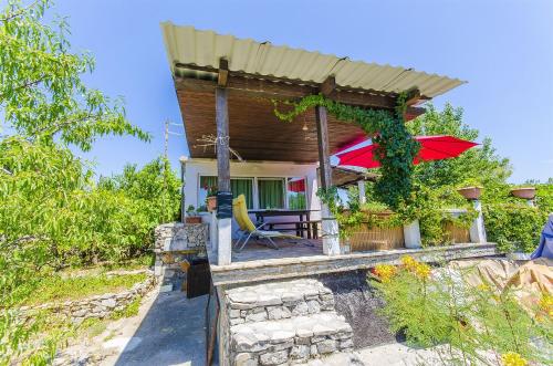  House Alemka in Rogač