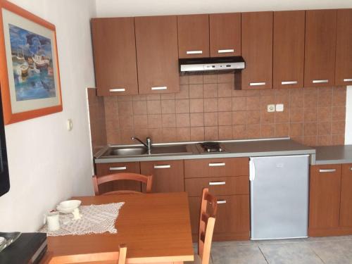  Apartments Suzana in Jakišnica
