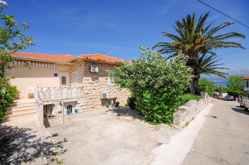  Apartment Mandalena in 21400 Supetar