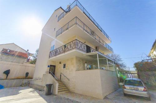 Apartments and Rooms Iva - image 4