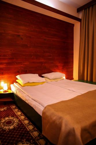 Family Suite (2 Adults + 2 Children)