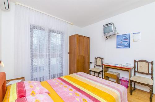 Apartments and Rooms Iva - image 14