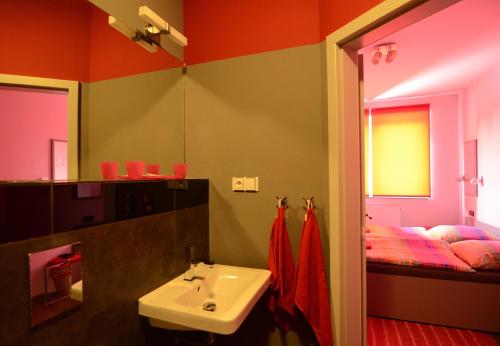 Double Room image 4