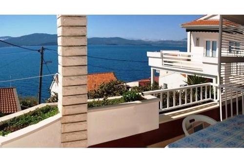  Apartments and Rooms Florijan, Pension in Komarna