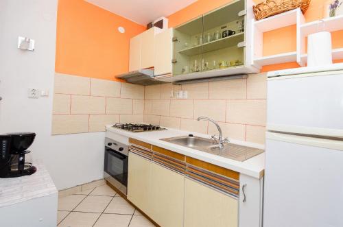 Apartments Jadrana - image 7