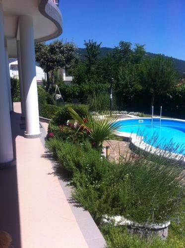  Apartments Josip in Opric