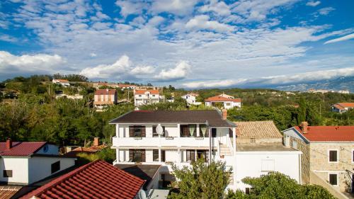  Apartments Mladen in Lopar