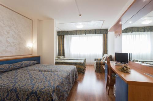 Hotel Airmotel - image 10