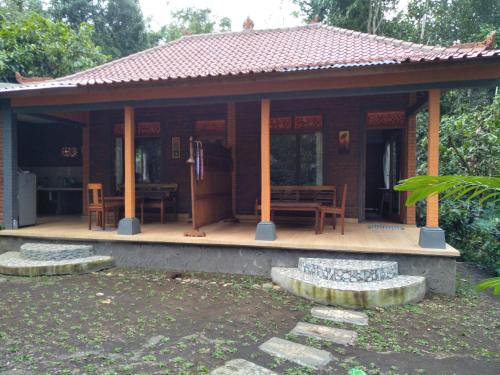 Dina Home Stay at Desa Wisata Wongayagede