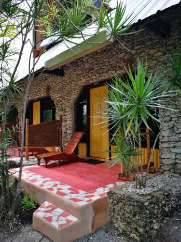 Ravenala Beach Bungalows 3