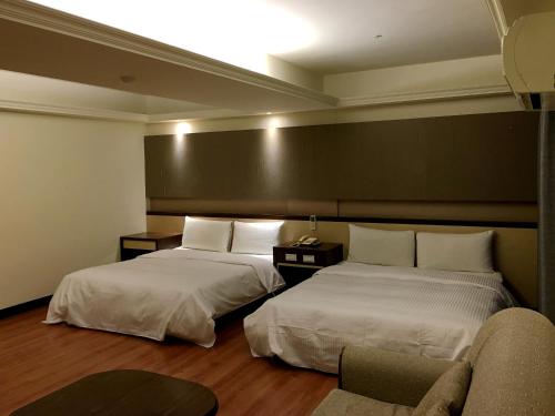 Zaw Jung Business Hotel