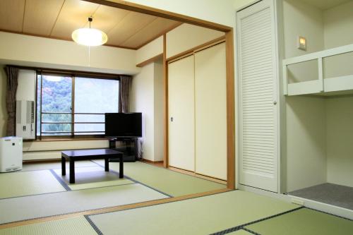 Japanese-Style Quadruple Room
