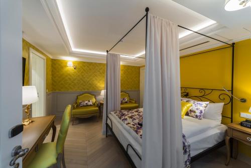 Superior Double Room image 2