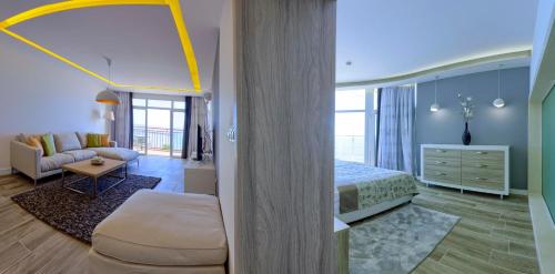 Luna Beach Hotel - image 8