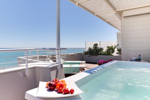 Hotel Commodore - main image