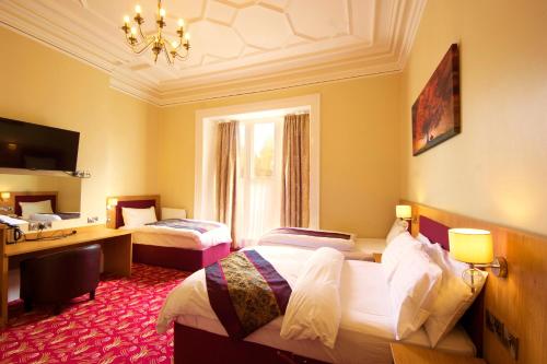 Edgerton Hotel, Huddersfield