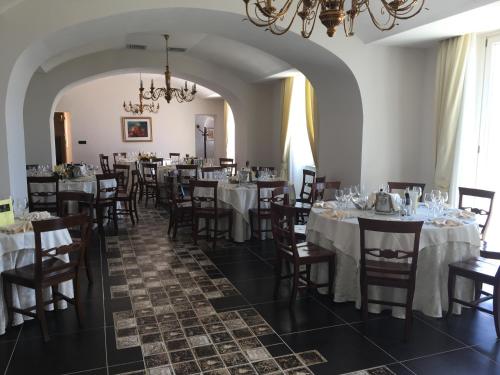 Restorāns, Palazzo Cestari Hotel in Montesano sulla Marcellana