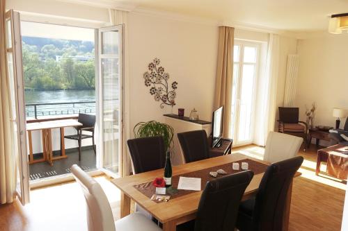 Balcony/terrace, Ferienhaus Inselblick in Traumlage mit Balkon und Panoramablick in Zell an der Mosel