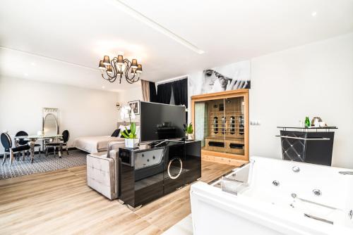 Hotel Atelia - image 10