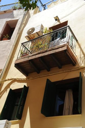 Studio with Balcony (3 Adults)  image 6
