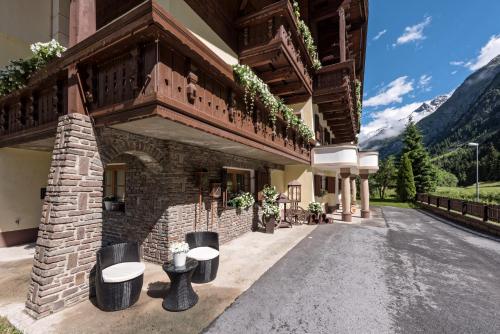 Hotelpension Möderle, Unterkunft in Sankt Leonhard im Pitztal