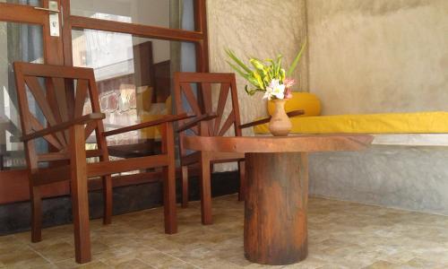 Superior Family Room image 2