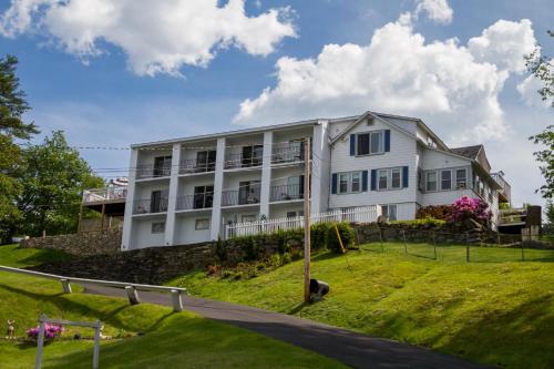 Belknap Point Inn - image 7