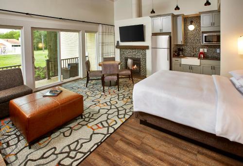 Grand Geneva Resort and Spa - image 6