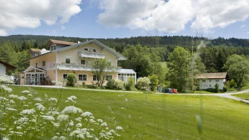 . Landgasthof Hotel Zum Hirschenstein, Pension Garni