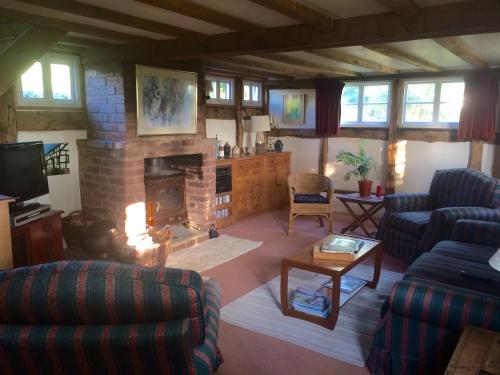 Pub/Lounge, Yew Tree Cottage B&B in Pembridge