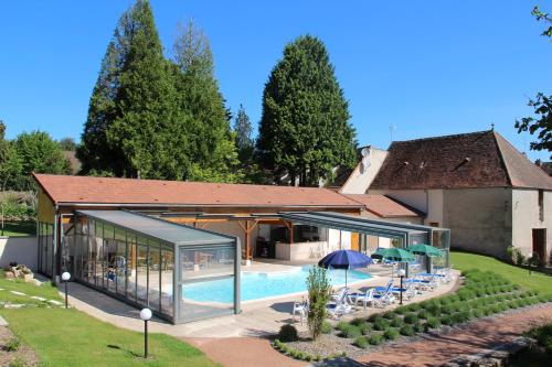 Peldbaseins, Logis Des Trois Maures in Couches