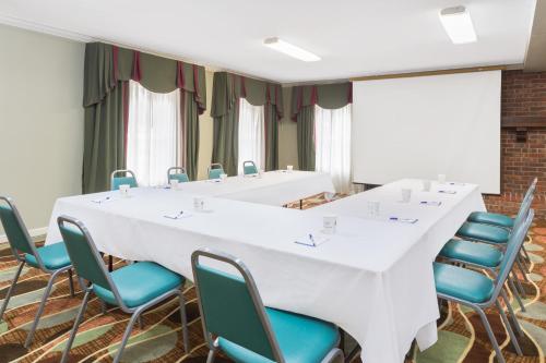 مركز الأعمال, بايمونت باي ويندام هيلين (Baymont by Wyndham Helen) in هيلين - جورجيا